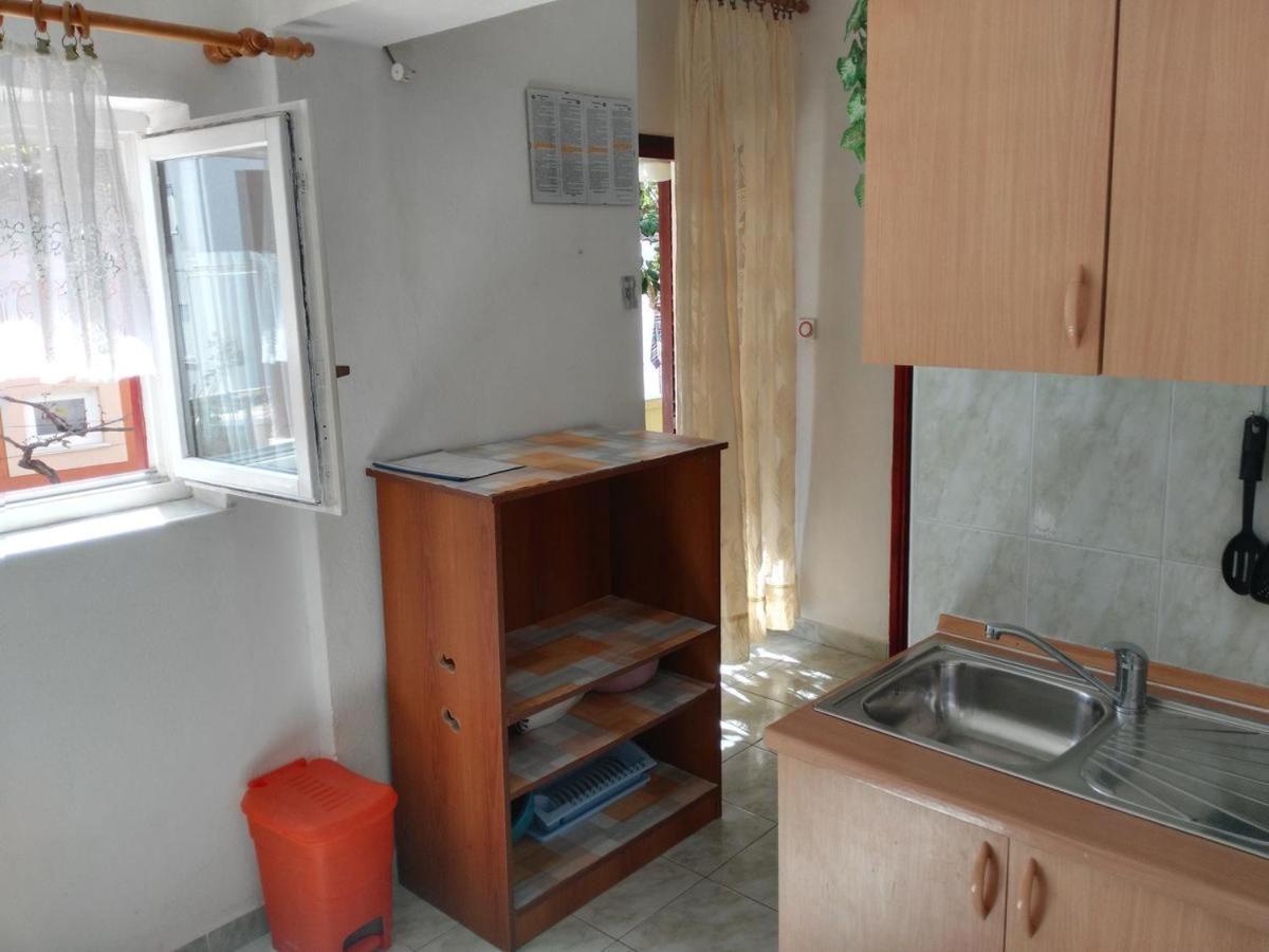 Apartmani Karuza Новаля Екстериор снимка