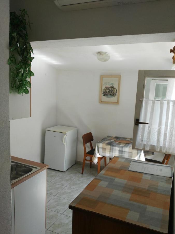 Apartmani Karuza Новаля Екстериор снимка