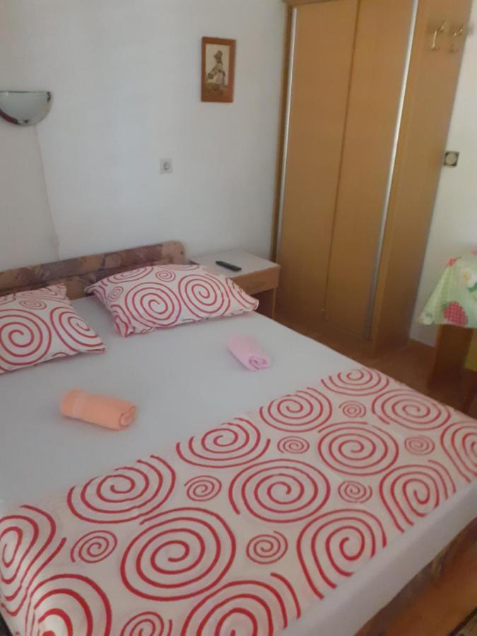 Apartmani Karuza Новаля Екстериор снимка