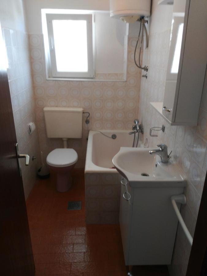 Apartmani Karuza Новаля Екстериор снимка