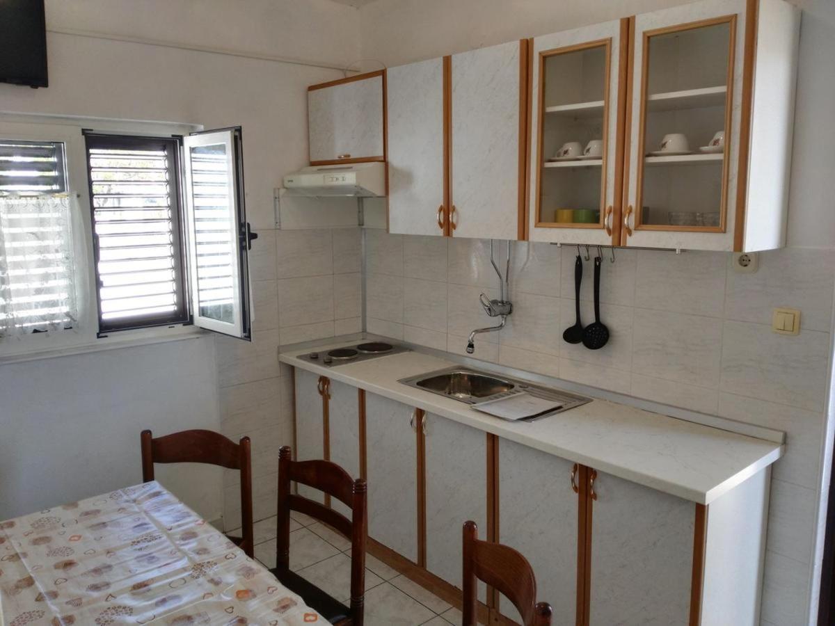 Apartmani Karuza Новаля Екстериор снимка