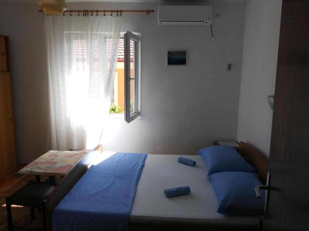 Apartmani Karuza Новаля Екстериор снимка