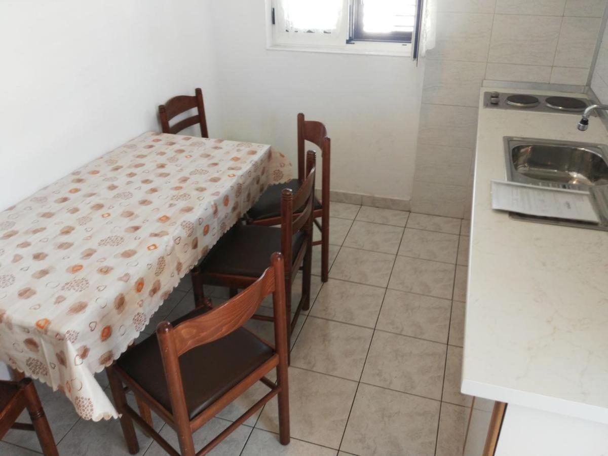 Apartmani Karuza Новаля Екстериор снимка