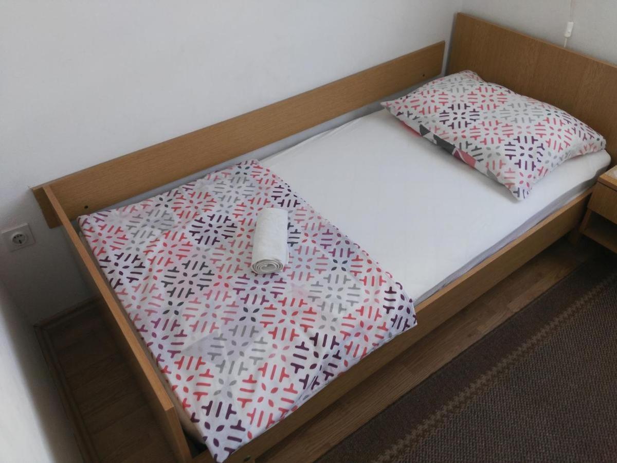 Apartmani Karuza Новаля Екстериор снимка