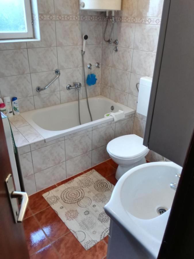 Apartmani Karuza Новаля Екстериор снимка